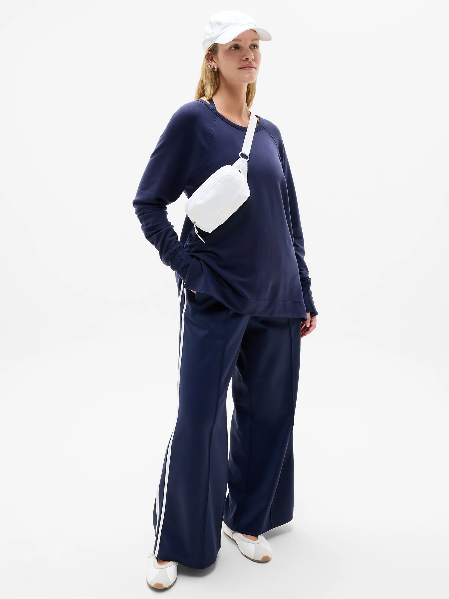 Coaster Luxe Recover Sweatshirt - Image 4